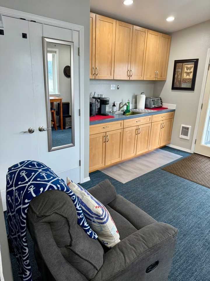 9824 62nd Ave Se - Photo 2 of 17