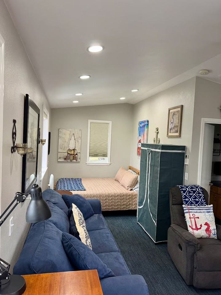 9824 62nd Ave Se - Photo 3 of 17