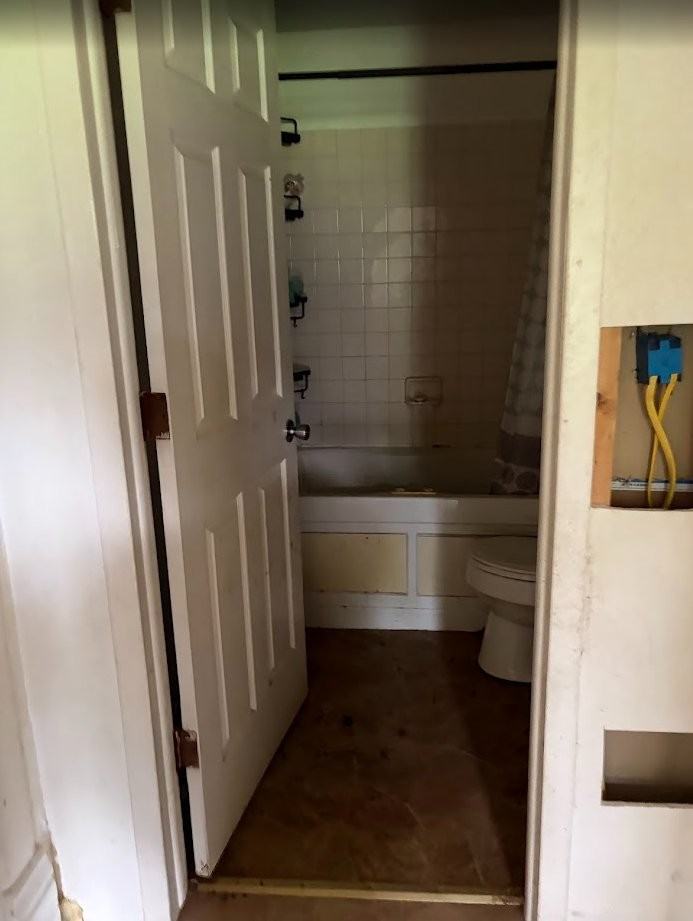 2410 N Ellis St - Photo 5 of 11