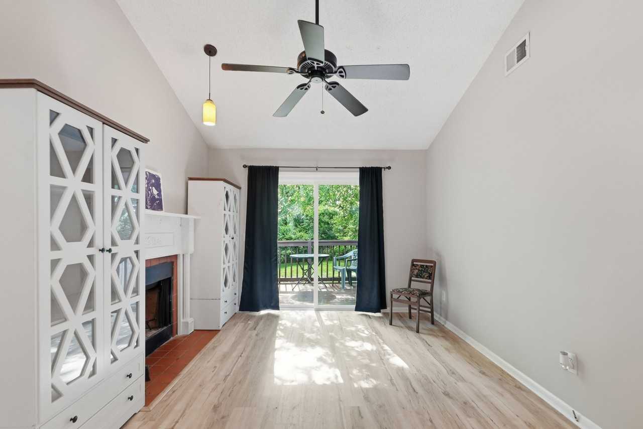 4610 Woodside Dr - Photo 2 of 9