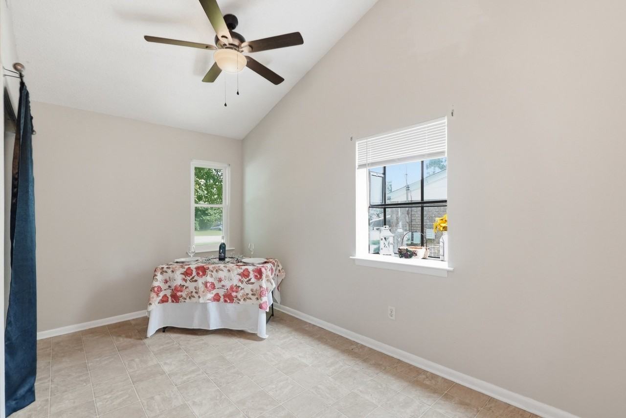 4610 Woodside Dr - Photo 6 of 9
