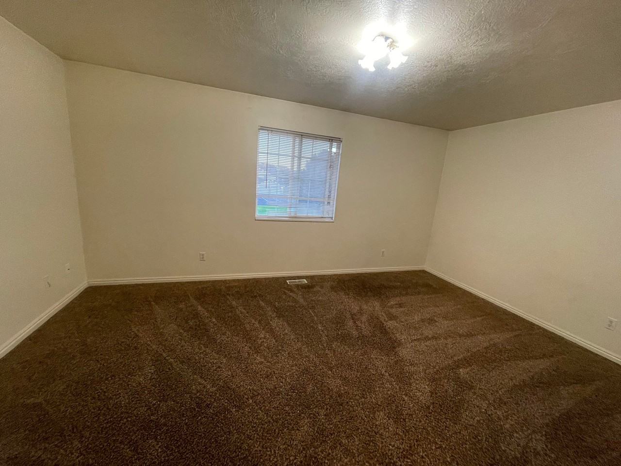 1545 Talon Dr - Photo 6 of 17