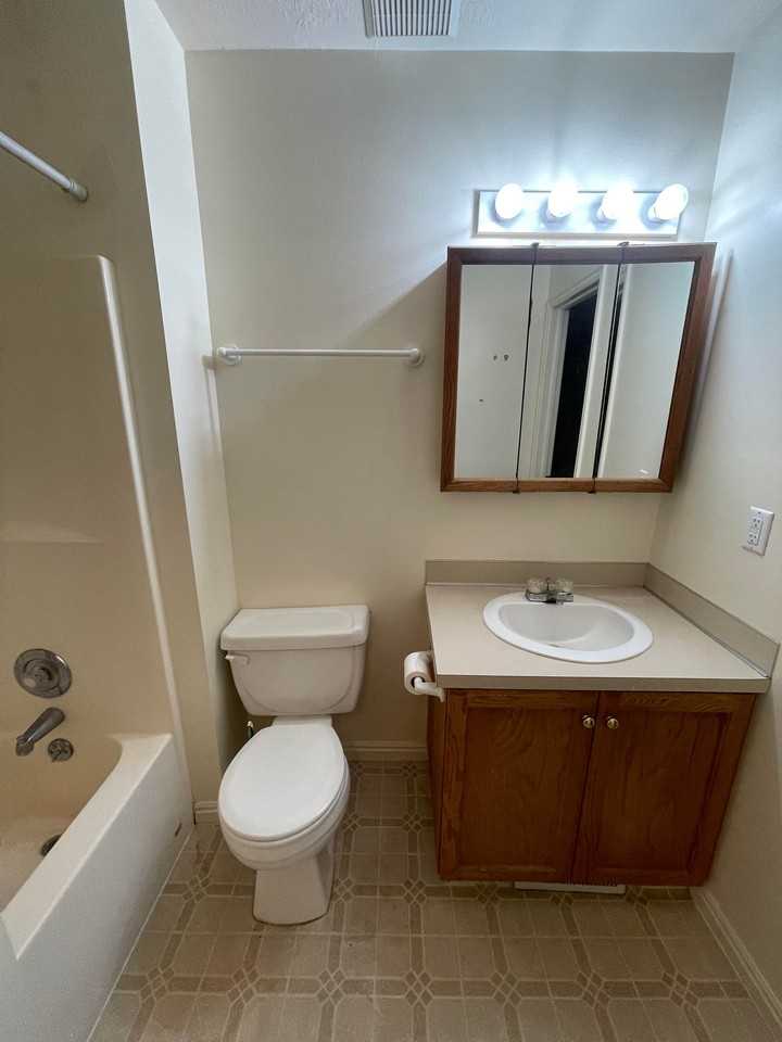 1545 Talon Dr - Photo 7 of 17