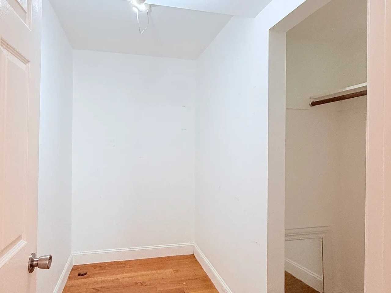 1257 Alemany Blvd - Photo 2 of 11