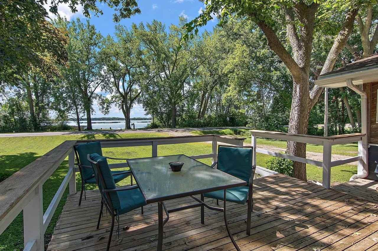 700 W Pleasure Dr - Photo 2 of 18