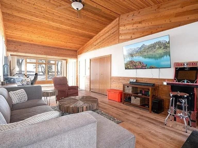 700 W Pleasure Dr - Photo 5 of 18