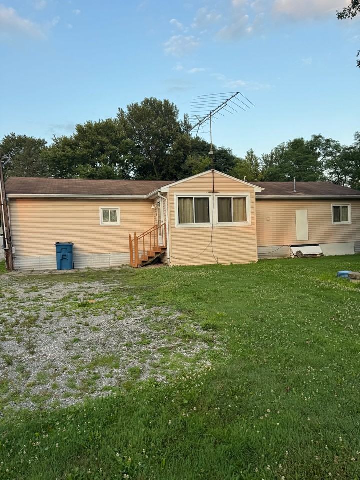 6247 Love Warner Rd - Photo 2 of 11