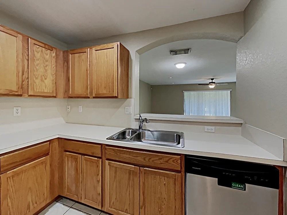8199 Southern Blvd - Photo 6 of 10