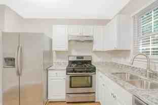 28 Unity Sq - Photo 1 of 1