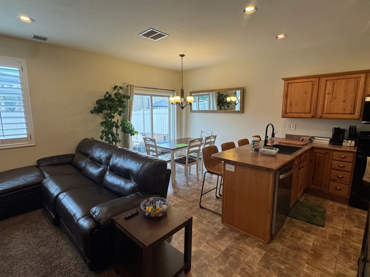 941 W Village Bend Ln - Photo 3 of 11