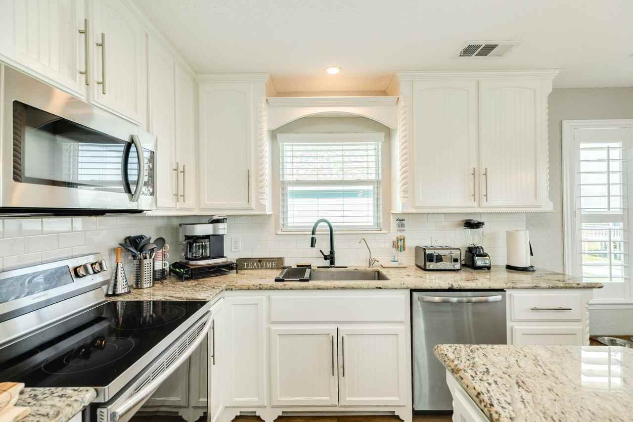207 Sandpebble Pl - Photo 5 of 20