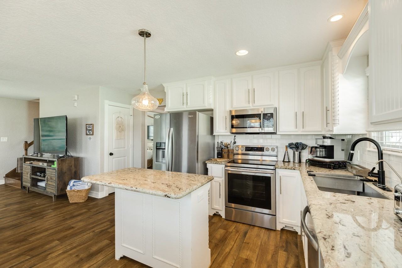 207 Sandpebble Pl - Photo 7 of 20