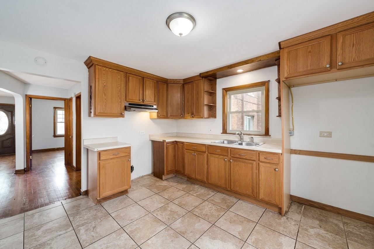 3819 S 57th Ave - Photo 6 of 12