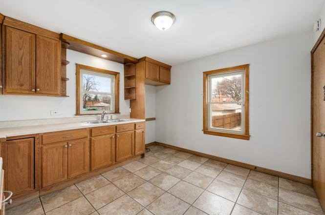 3819 S 57th Ave - Photo 7 of 12