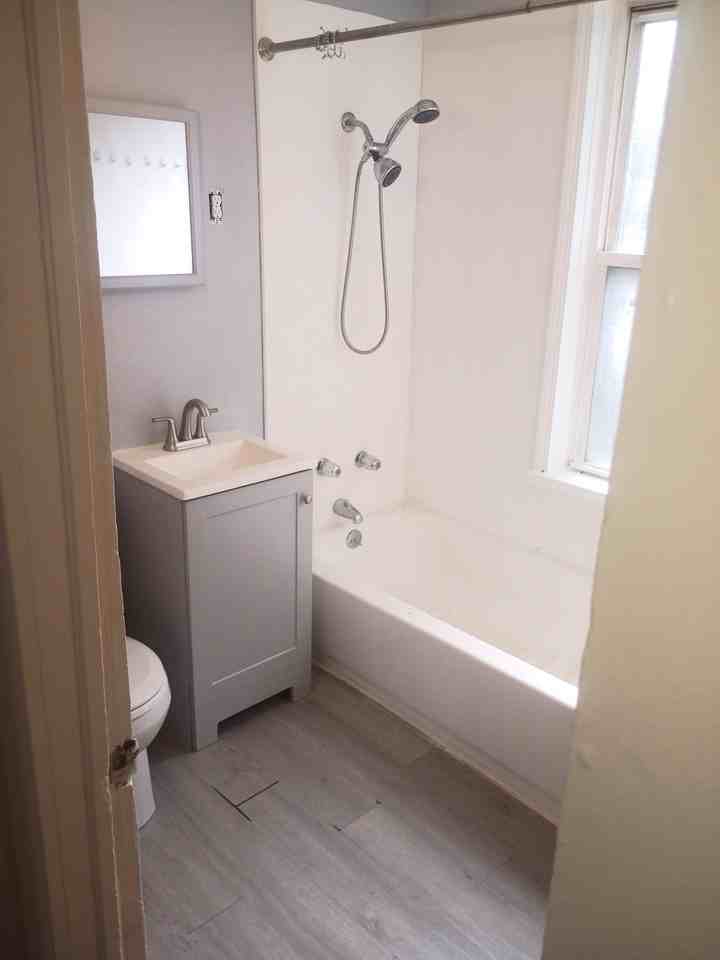 347 Ludington St - Photo 7 of 16