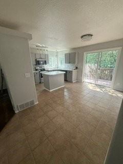 6770 W Darby Ct - Photo 3 of 19