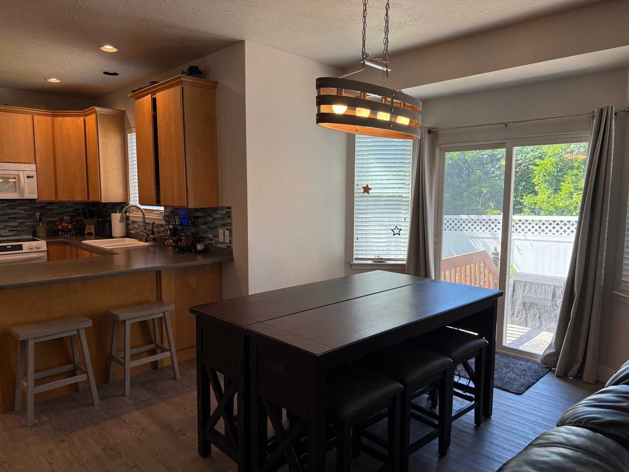 245 E Park Rise Way - Photo 4 of 15