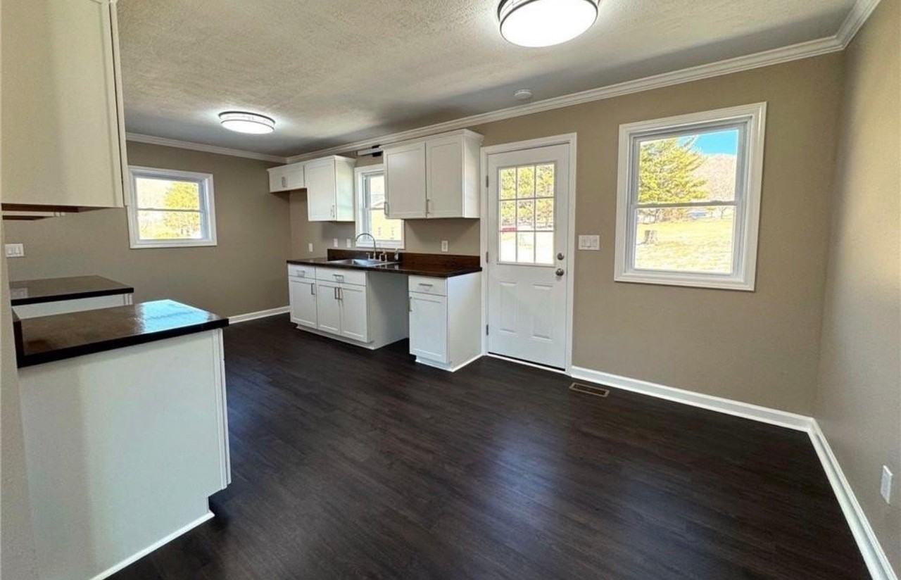 1129 Mount Jefferson Rd - Photo 6 of 14
