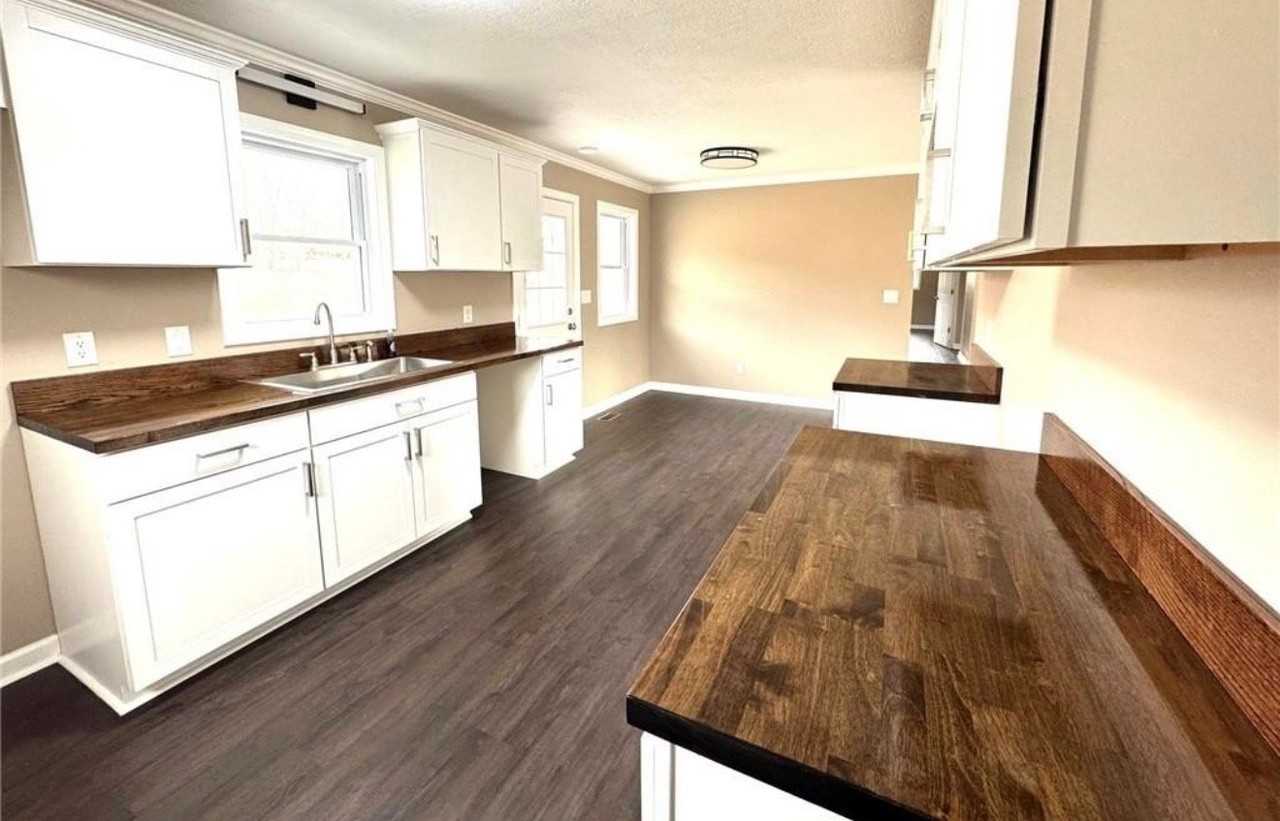 1129 Mount Jefferson Rd - Photo 7 of 14