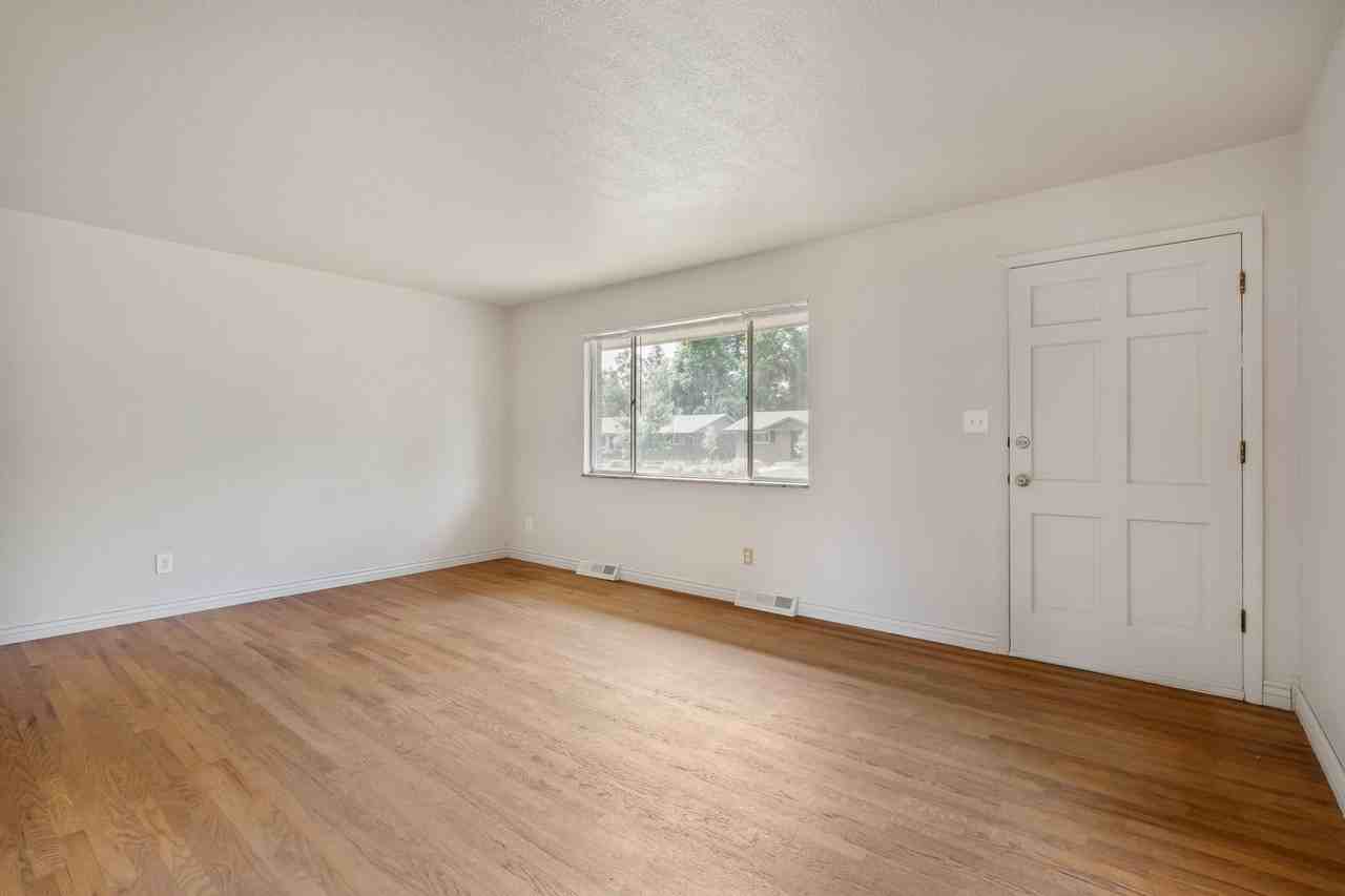 604 Tulane Dr - Photo 3 of 29