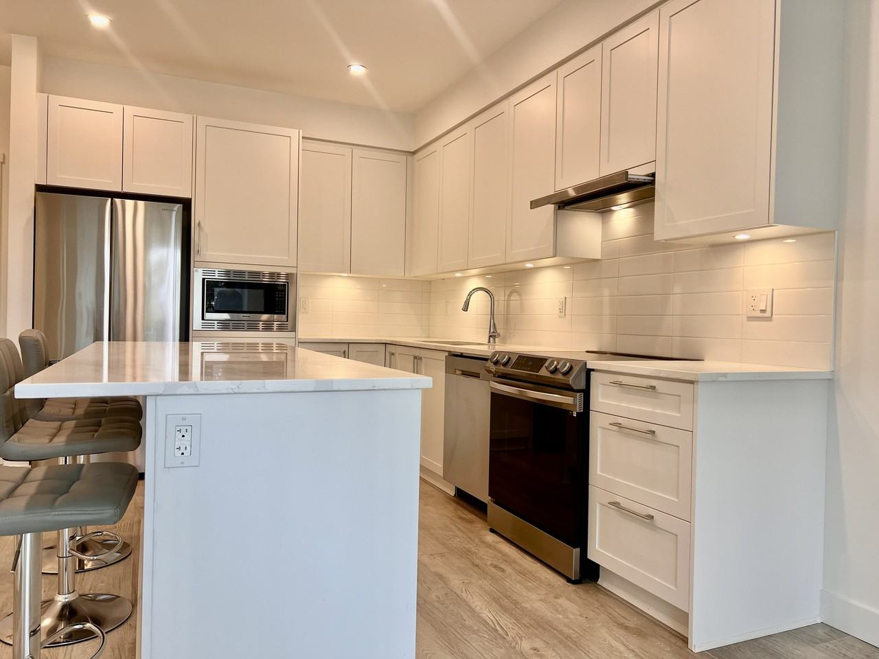 2160 Grant Avenue #4xx - Photo 3 of 25