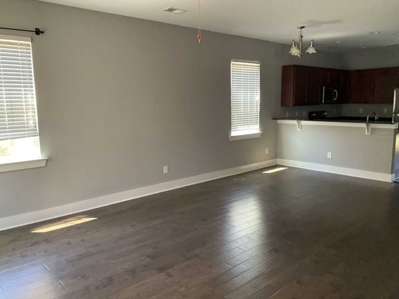 1331 Mcduffie Ave - Photo 3 of 16