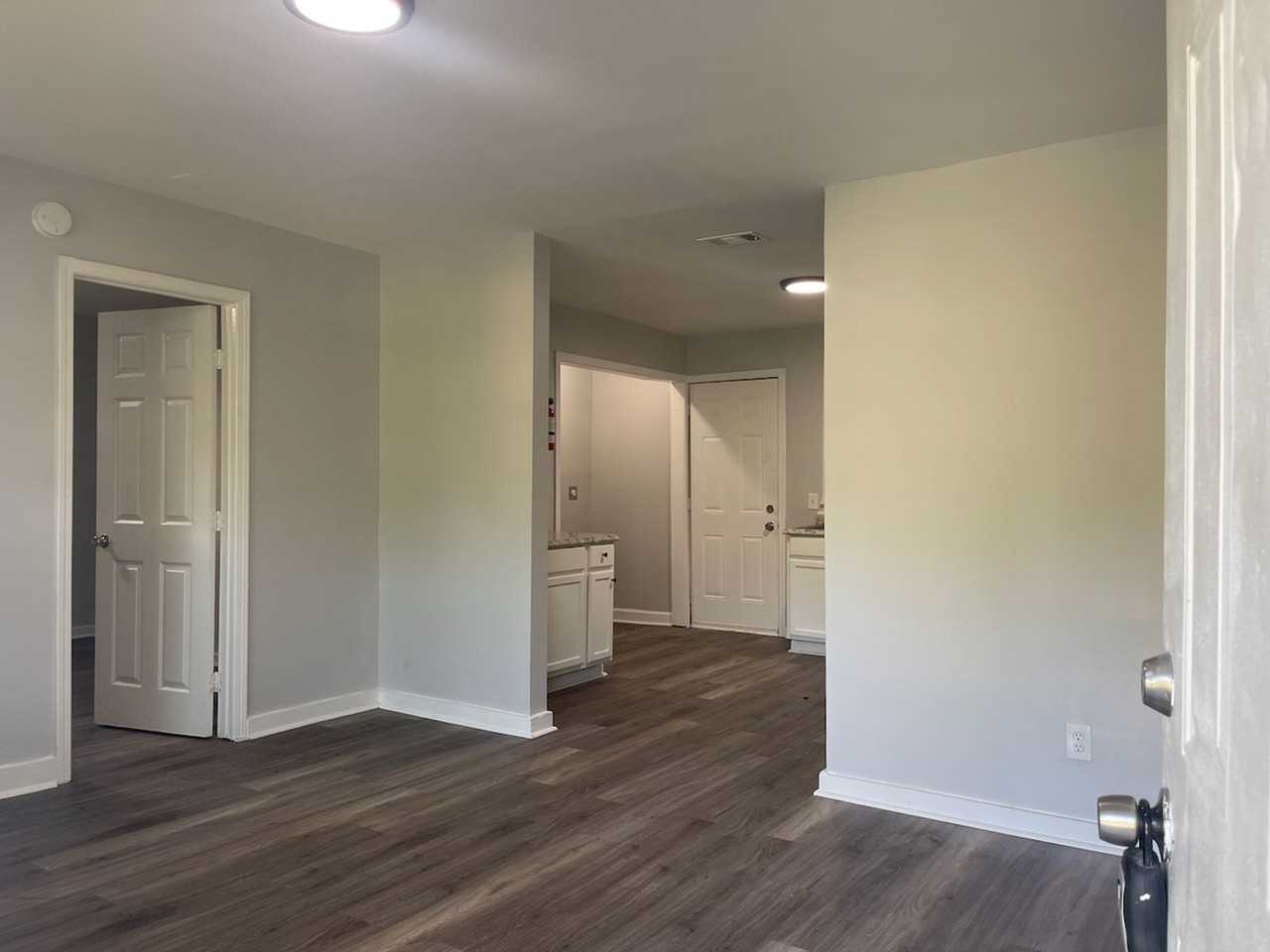 1647 Bridgeport Dr Nw - Photo 2 of 21