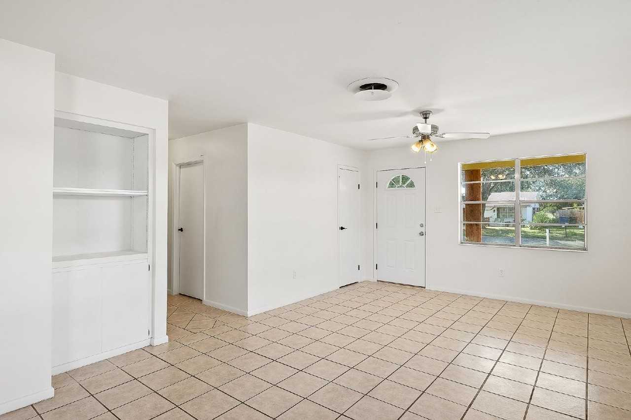 202 N 41st St - Photo 5 of 14