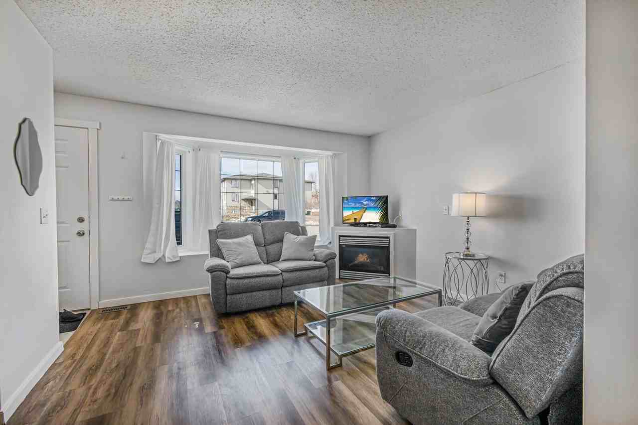 121 Strathaven Mews - Photo 4 of 22