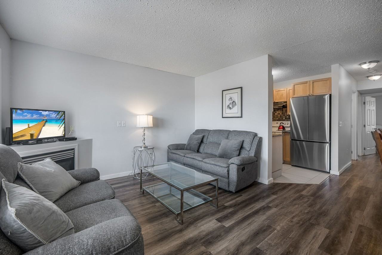121 Strathaven Mews - Photo 5 of 22