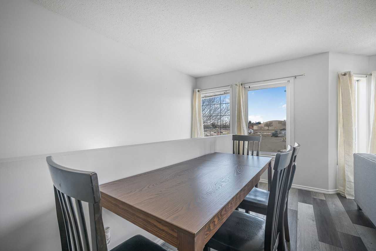 125 Strathaven Mews - Photo 6 of 32