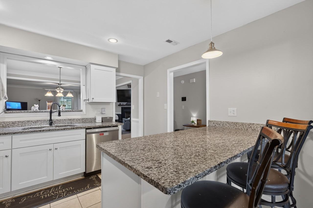 1072 Taylor Rd #NA - Photo 6 of 40