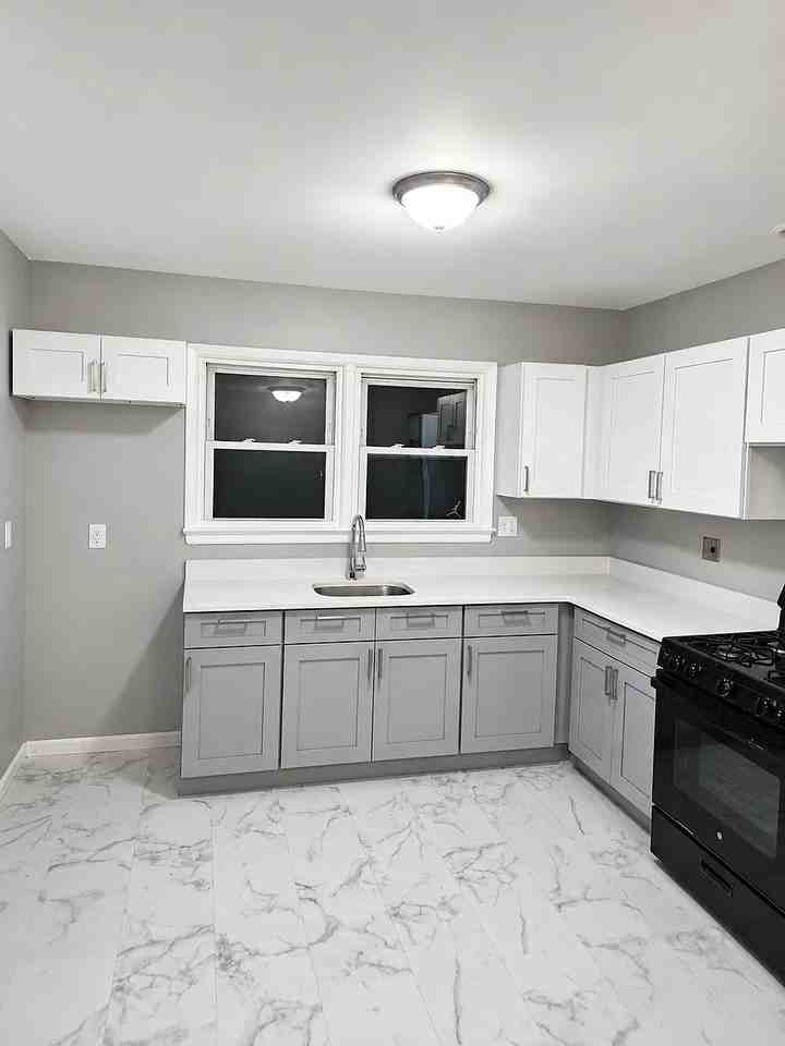 158 3rd Ave #2R - Photo 4 of 19