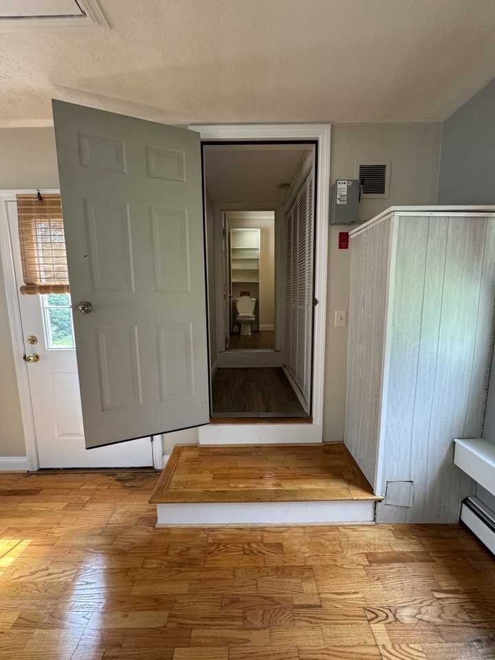 96 Lafayette Rd - Photo 5 of 6