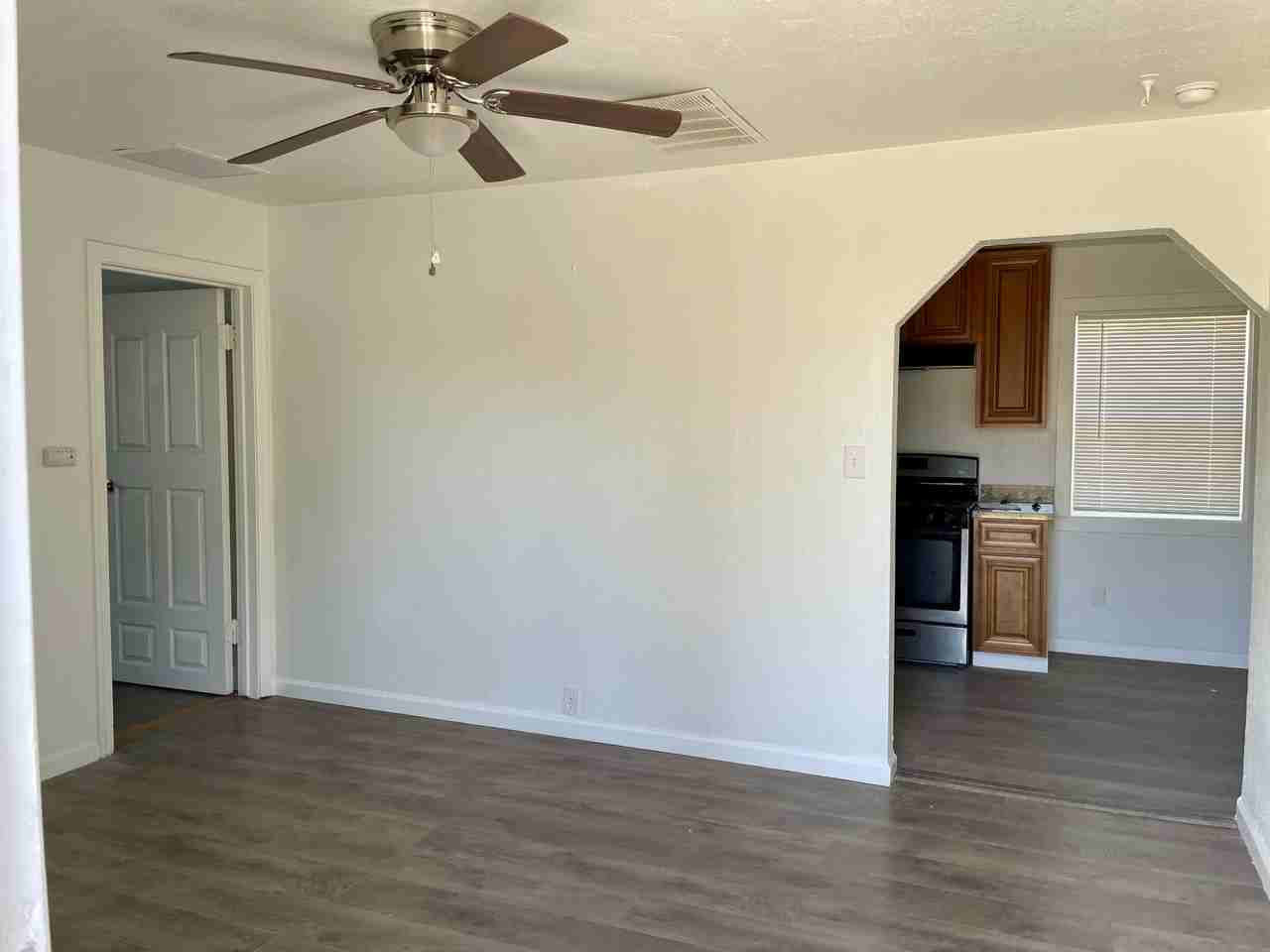 867 Edythe St #NA - Photo 3 of 16