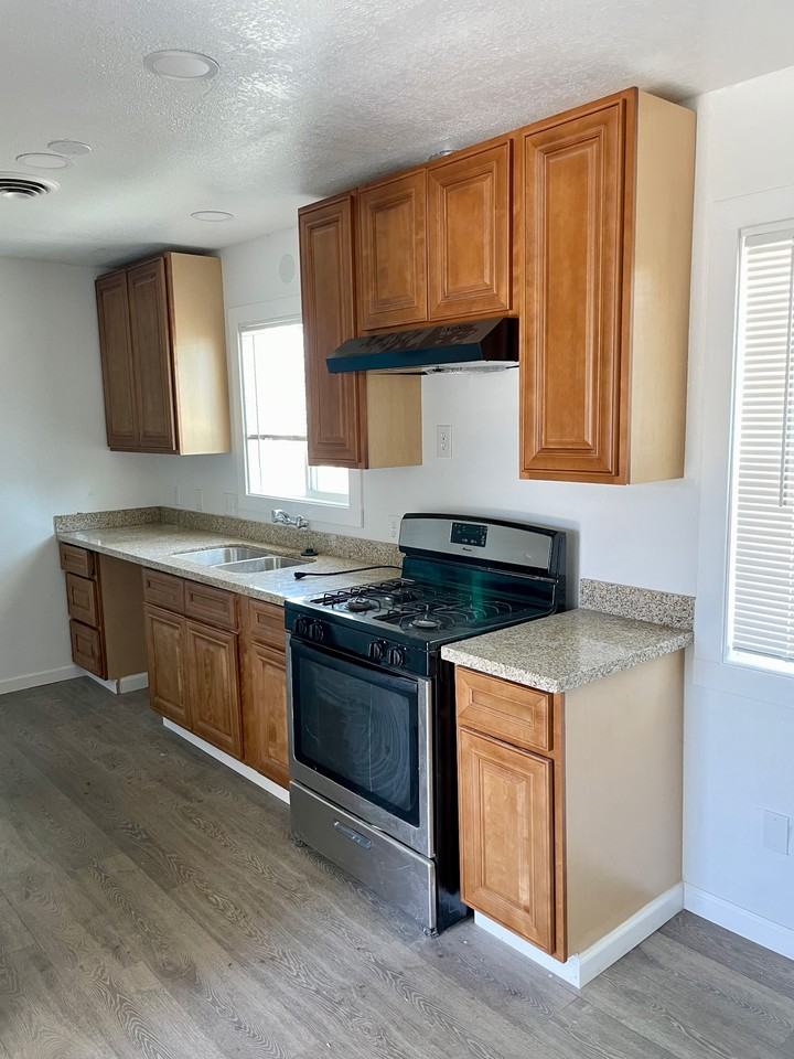 867 Edythe St #NA - Photo 4 of 16