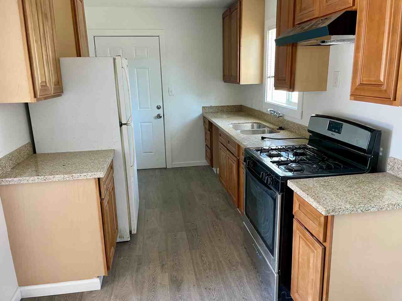 867 Edythe St #NA - Photo 5 of 16