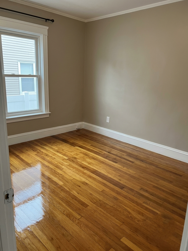 15 Pembroke Ave #15 - Photo 3 of 8