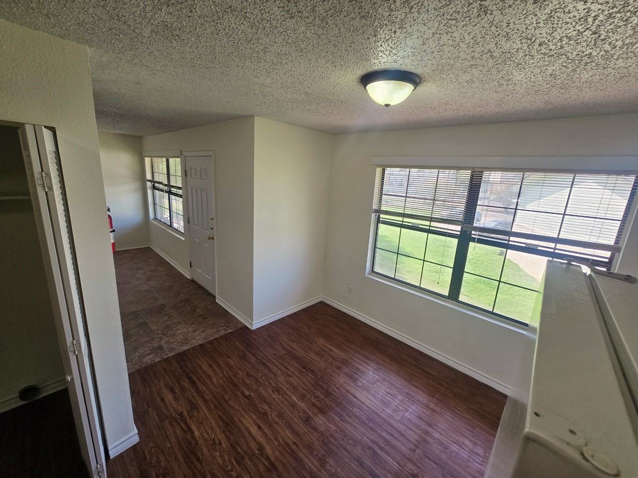102 Lady Bird Ln #D - Photo 4 of 8
