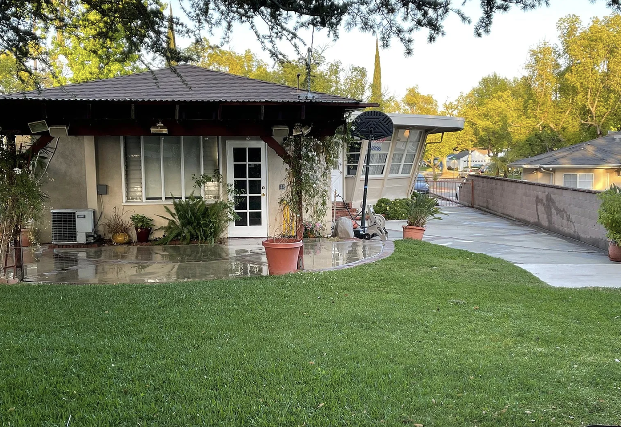 1085 Riviera Dr #NA - Photo 3 of 18