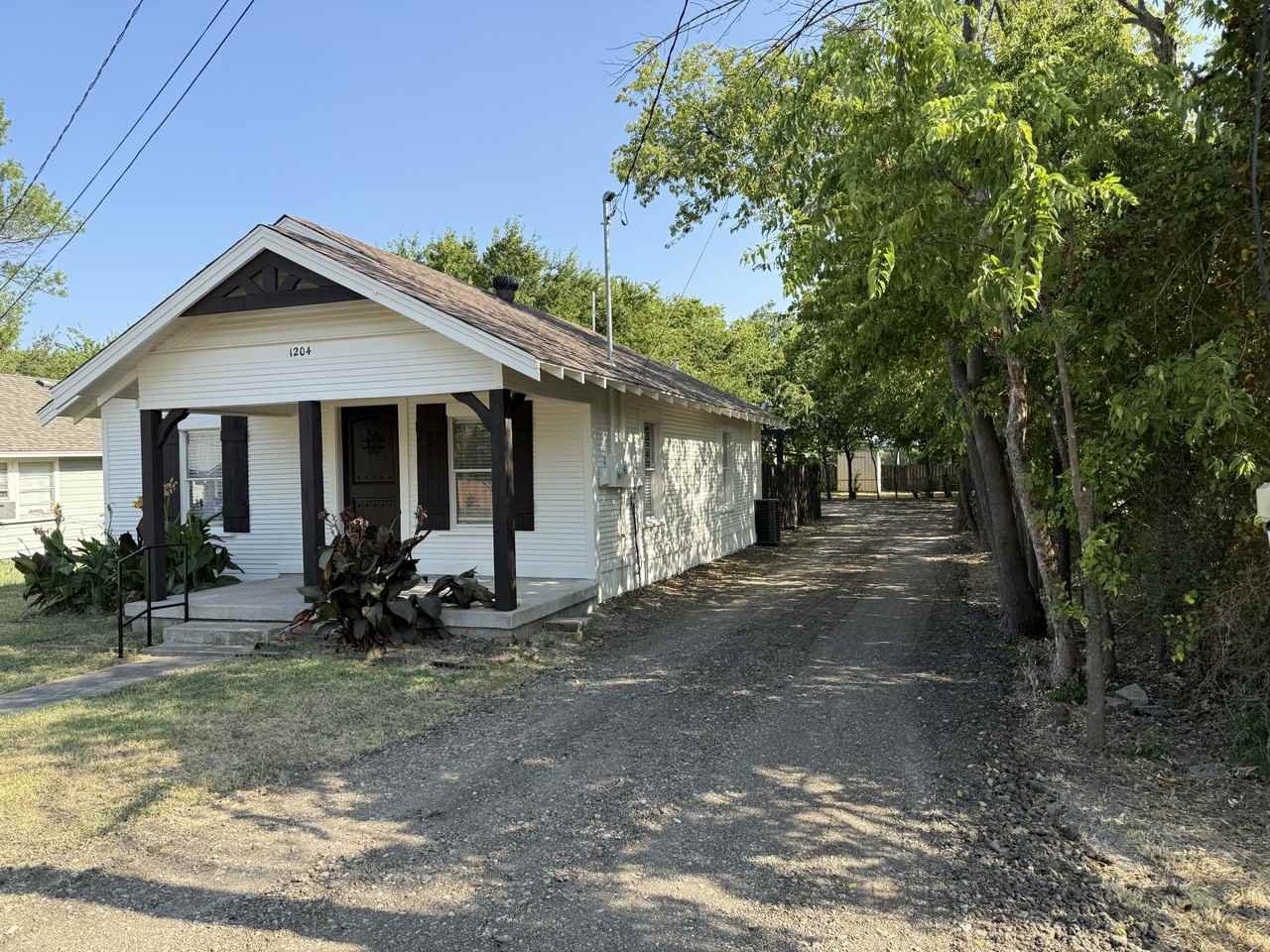 1204 Elm St #NA - Photo 2 of 26