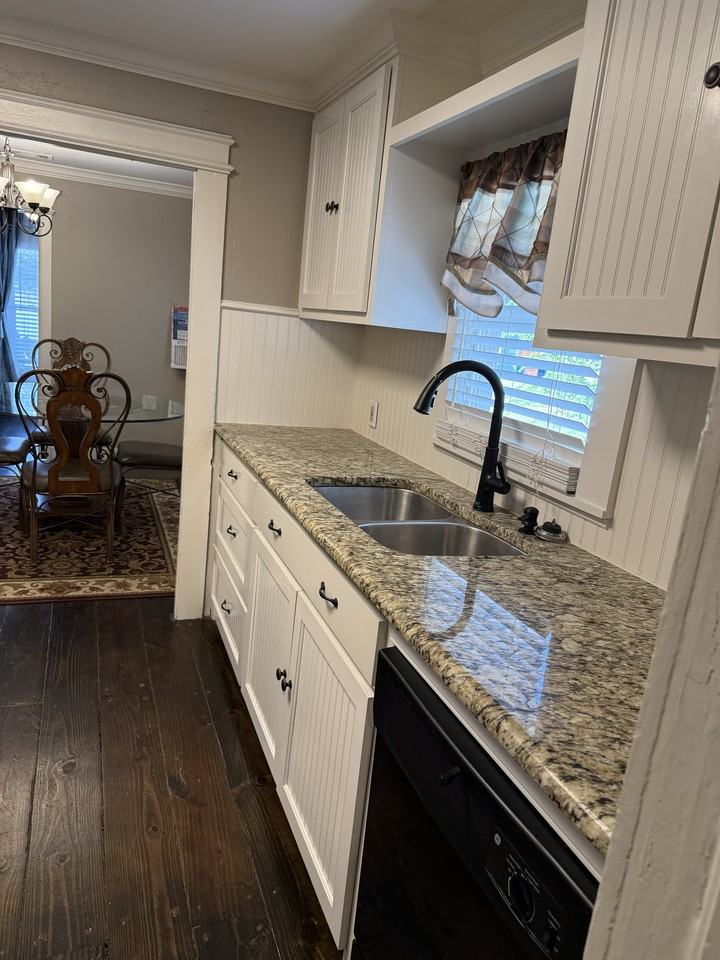 1204 Elm St #NA - Photo 5 of 26