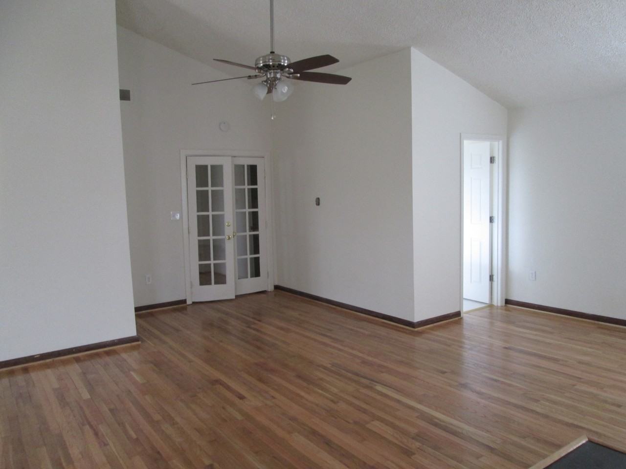 5283 Ilchester Rd #NA - Photo 6 of 19
