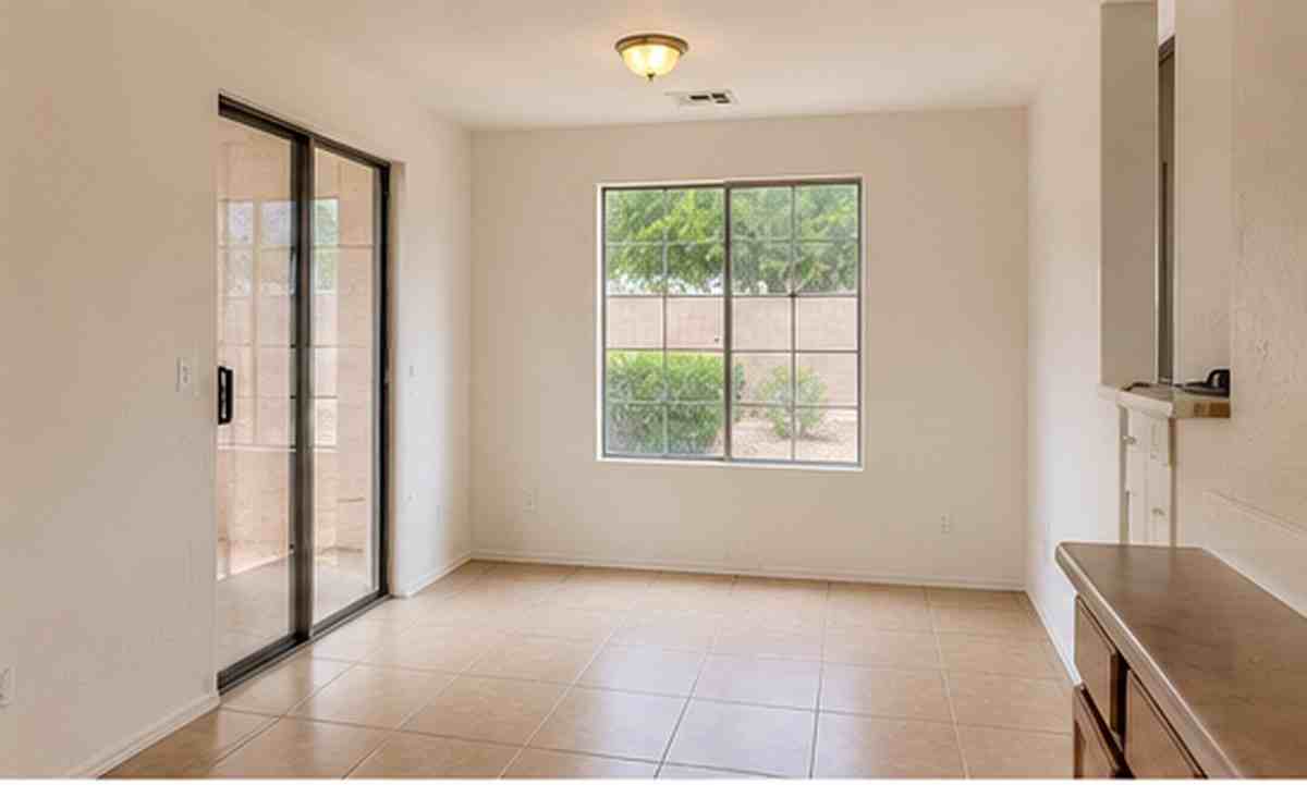 10531 W Papago St #NA - Photo 4 of 9
