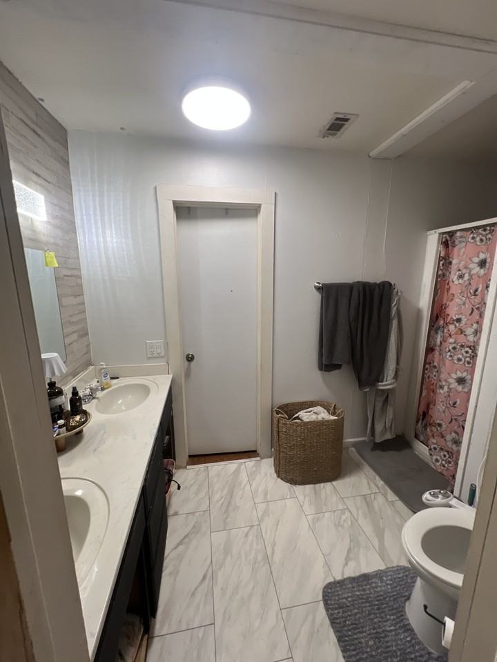 200 S Hughes St #1A - Photo 4 of 6
