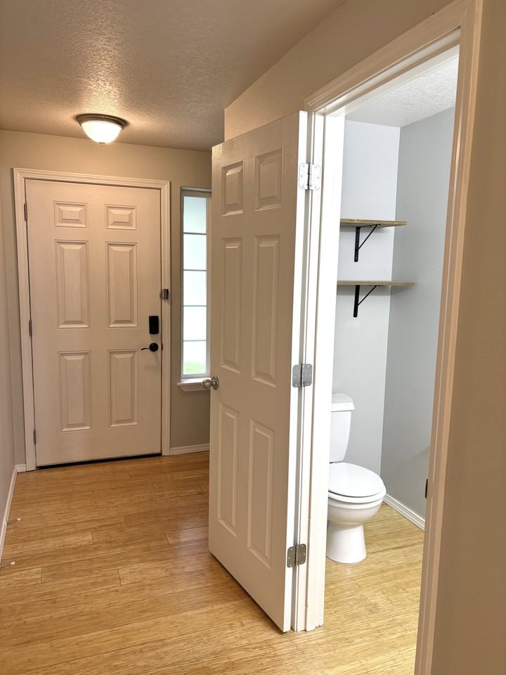 466 S Corinne Dr #NA - Photo 3 of 31