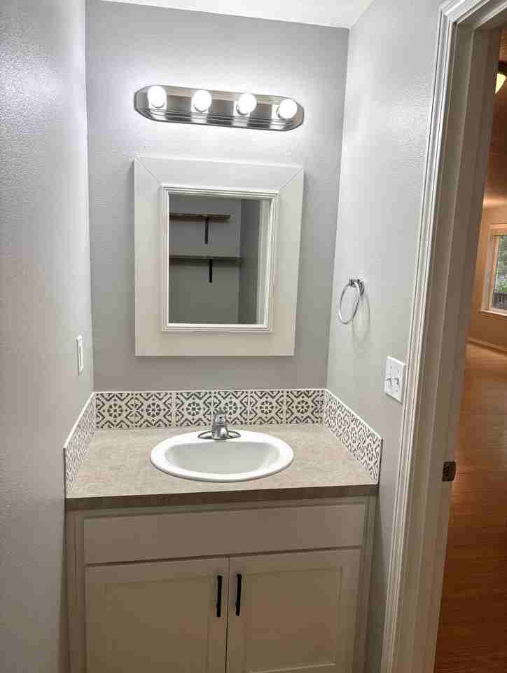 466 S Corinne Dr #NA - Photo 5 of 31