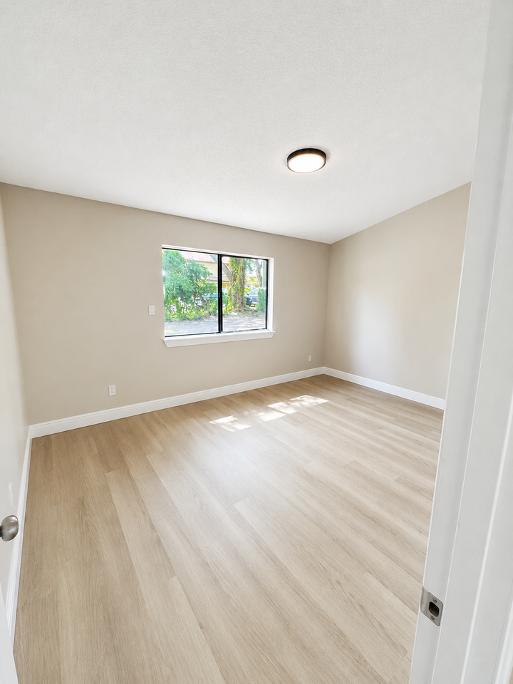 2722 Tally Ho Ave #22 - Photo 7 of 14