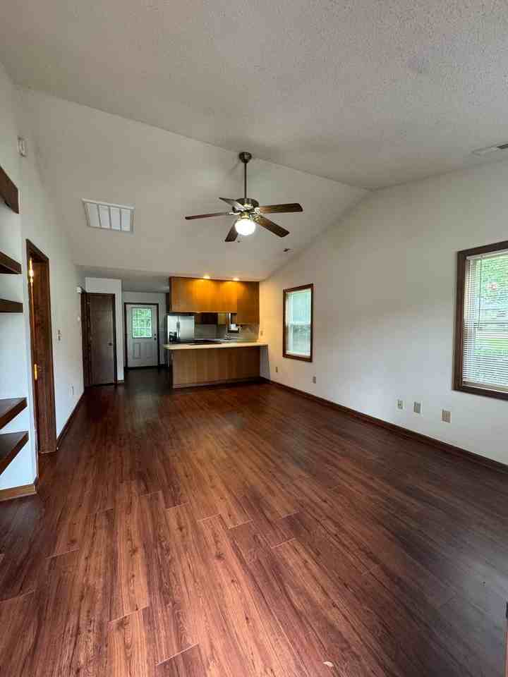 107 Bogey Ln - Photo 2 of 16