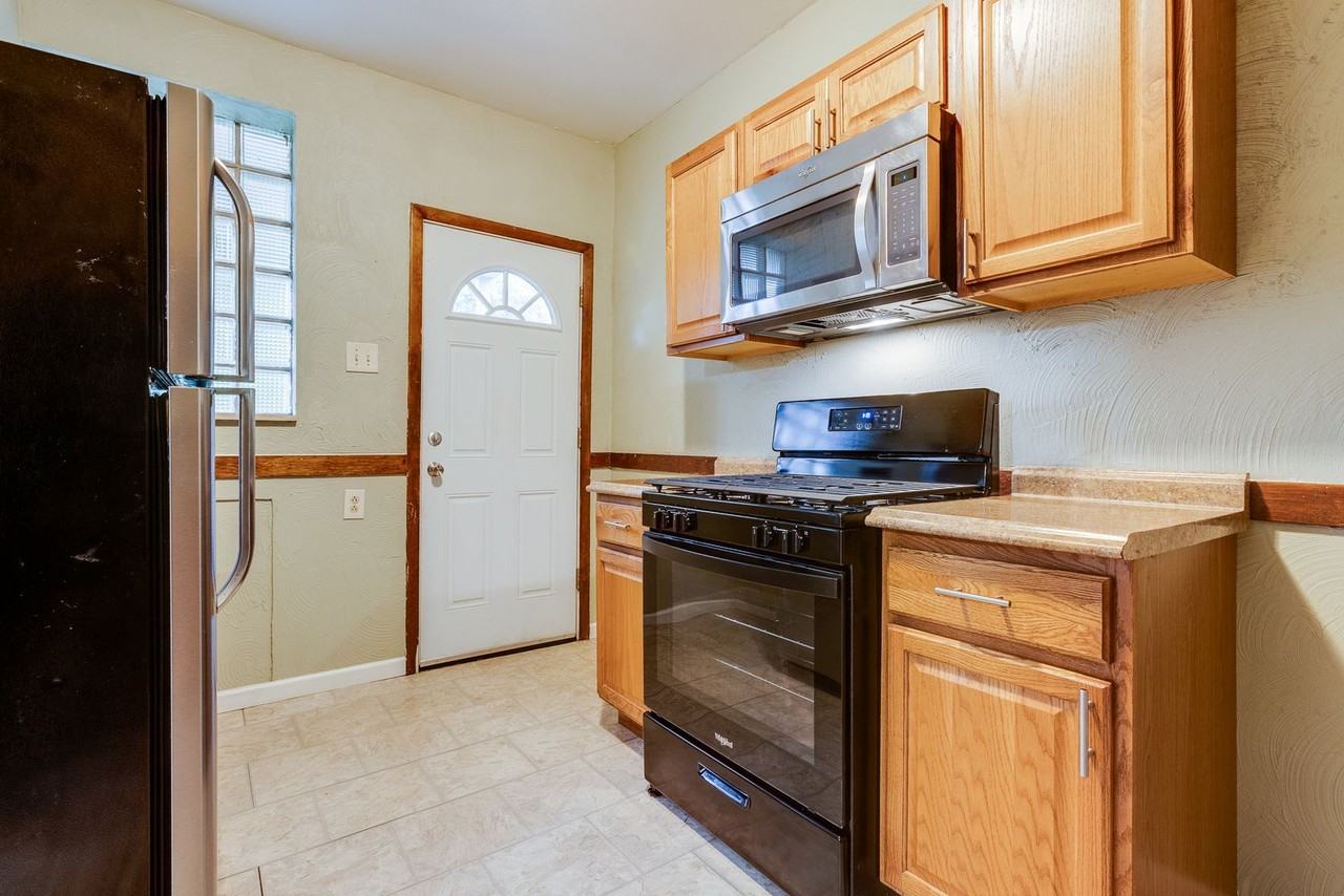 405 Edgemont St - Photo 6 of 25